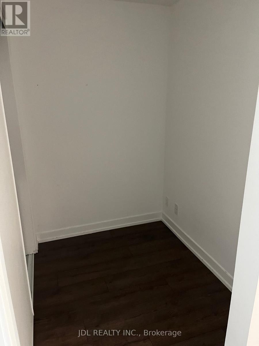 812 - 33 Helendale Avenue, Toronto, Ontario  M4R 1C5 - Photo 3 - C12972762