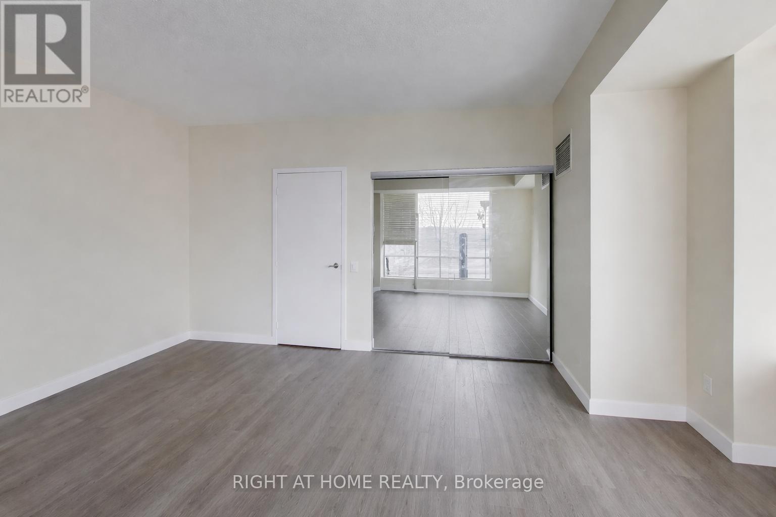 Th07 - 25 Singer Court, Toronto, Ontario  M2K 0B3 - Photo 5 - C12972848