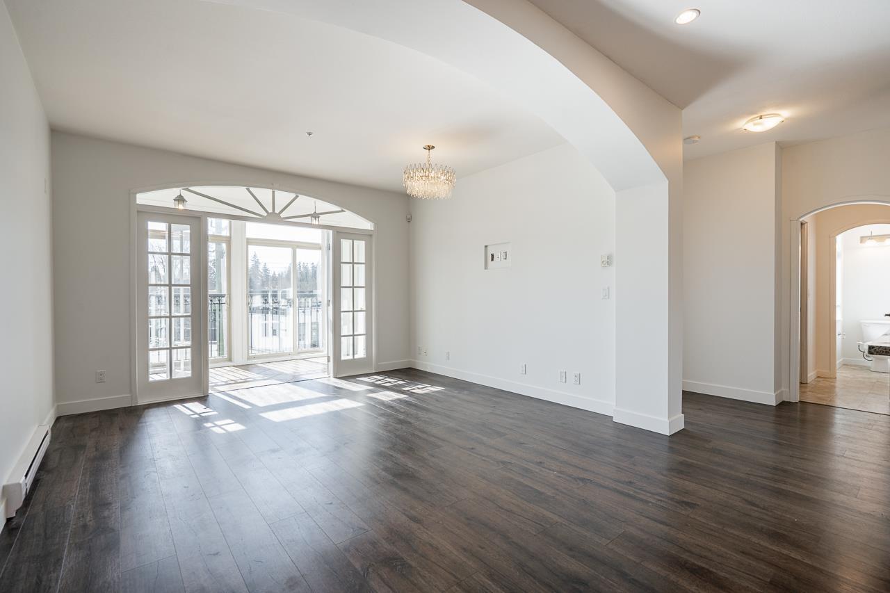 211 33485 South Fraser Way, Abbotsford, British Columbia  V2S 8P9 - Photo 2 - R3108705