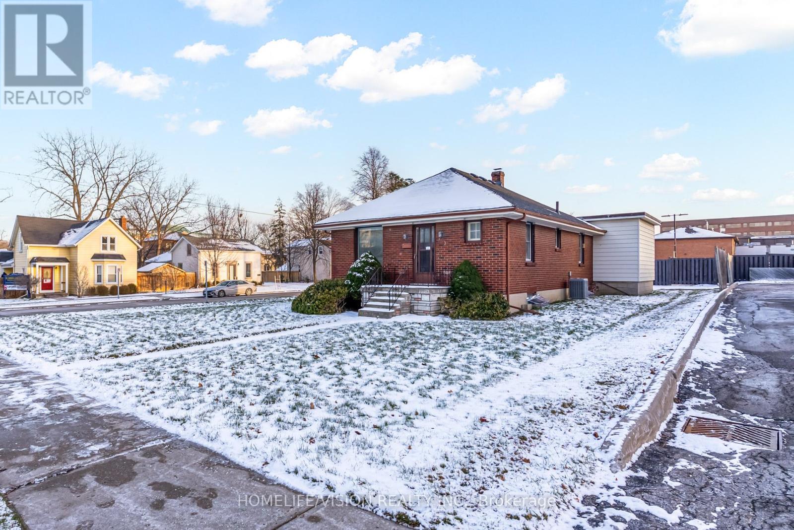 133 Mary Street E, Whitby, Ontario  L1N 2P3 - Photo 7 - E12972862