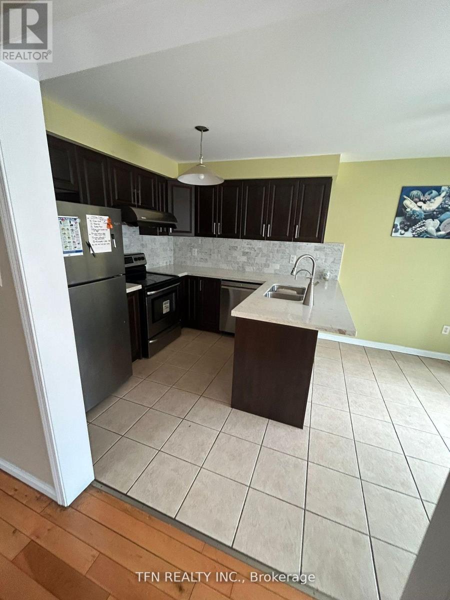 Main - 117 Rouge River Drive, Toronto, Ontario  M1B 6G3 - Photo 4 - E12972902