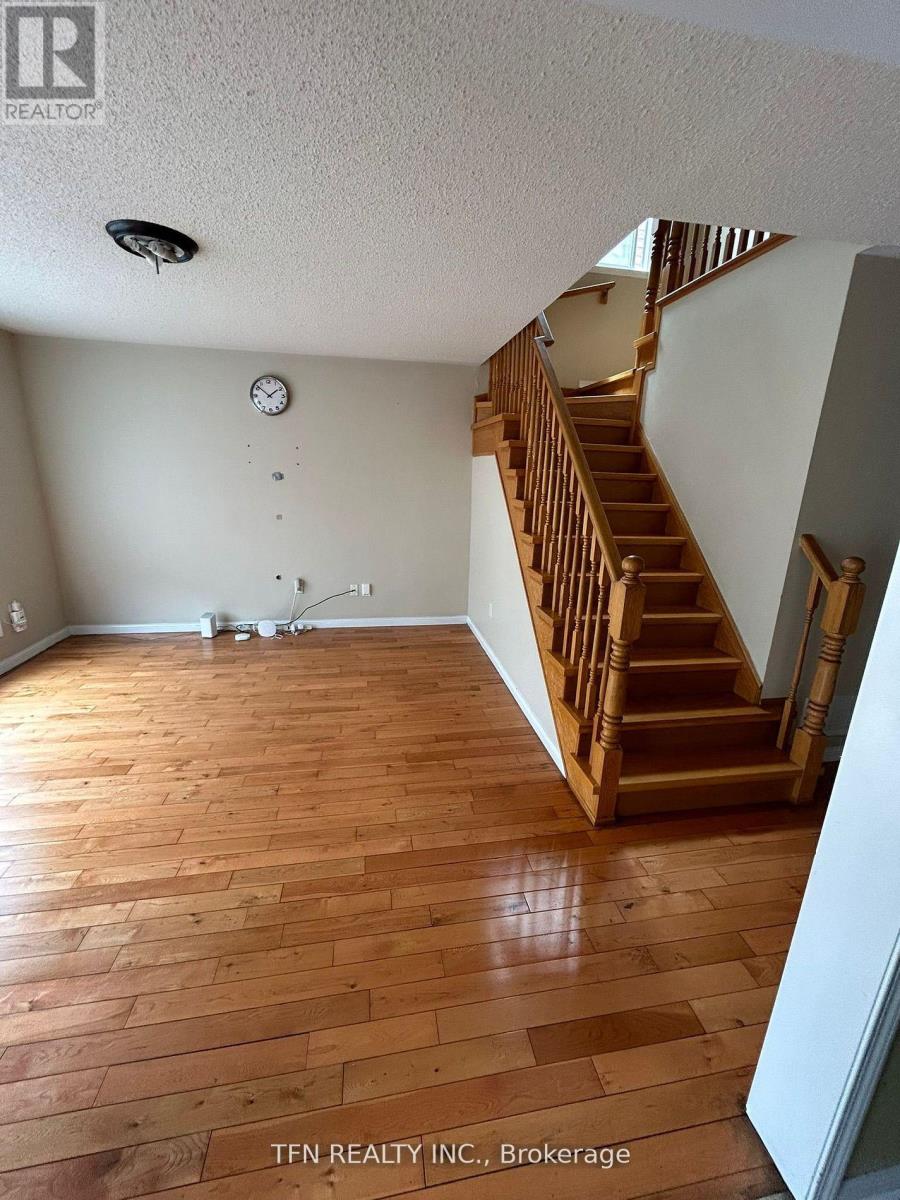 Main - 117 Rouge River Drive, Toronto, Ontario  M1B 6G3 - Photo 5 - E12972902