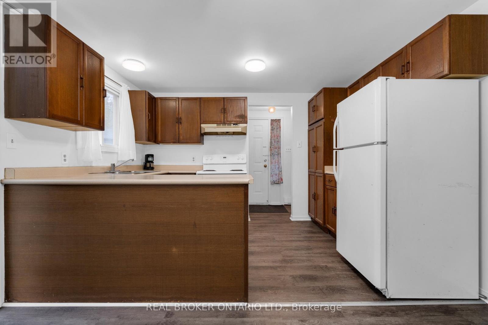 8 Maple Leaf Terrace, Innisfil, Ontario  L0L 1L0 - Photo 7 - N12527628