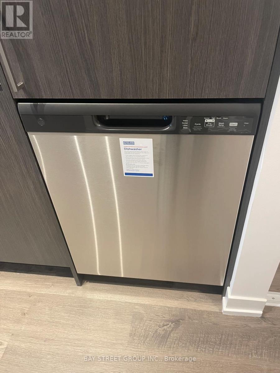 1201 - 195 Commerce Street, Vaughan, Ontario  L4K 0P9 - Photo 10 - N12972788