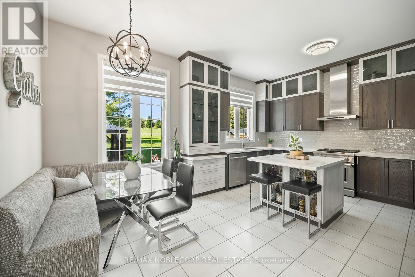 68 Inverness Way, Bradford West Gwillimbury, Ontario  L3Z 0W5 - Photo 8 - N12972822