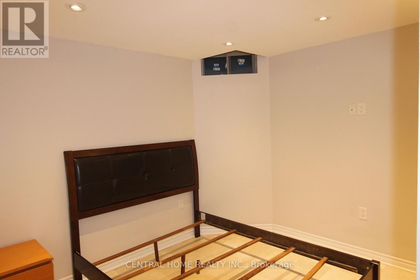 73 Headwater Crescent, Richmond Hill, Ontario  L4E 0T2 - Photo 13 - N12972852