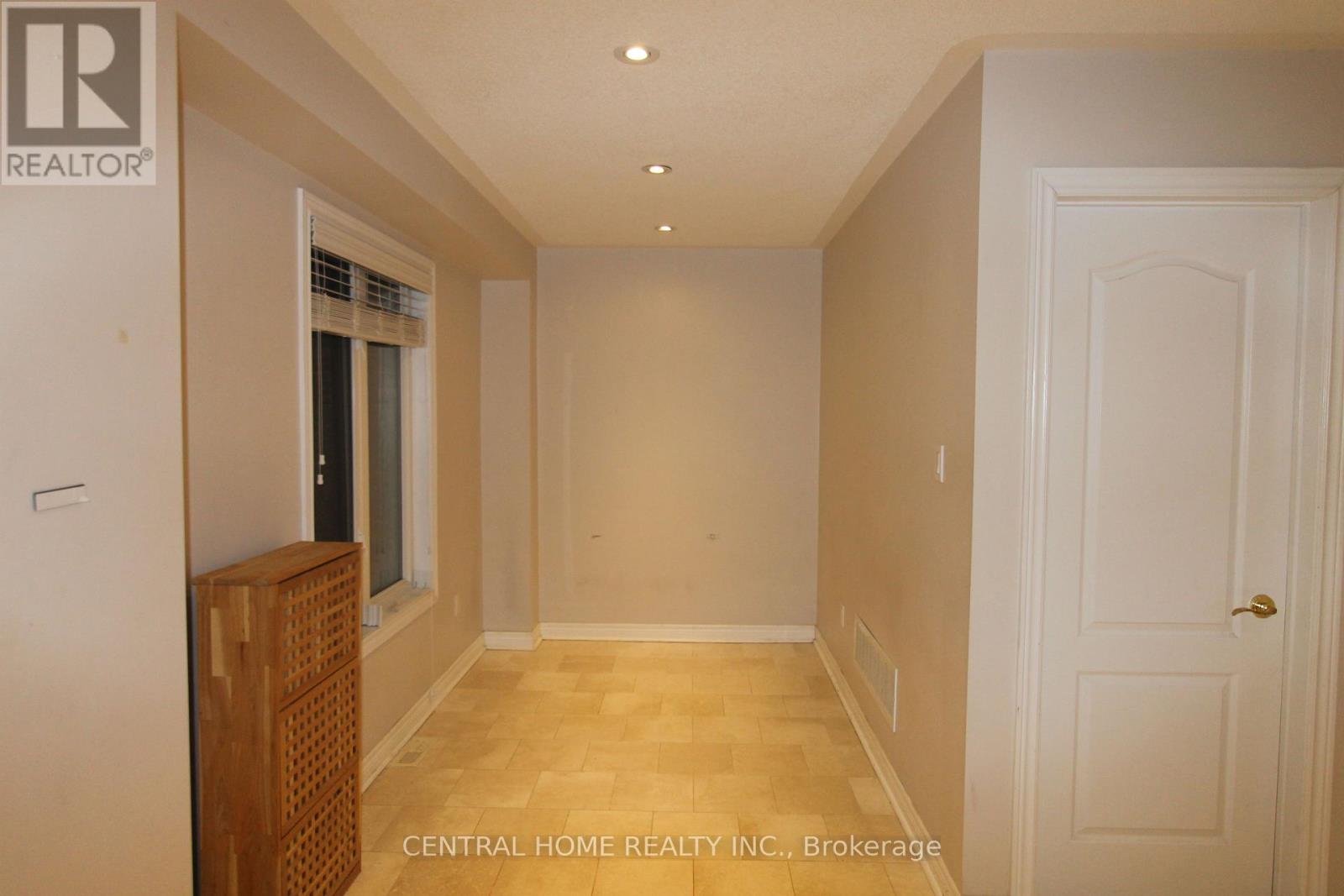 73 Headwater Crescent, Richmond Hill, Ontario  L4E 0T2 - Photo 7 - N12972852