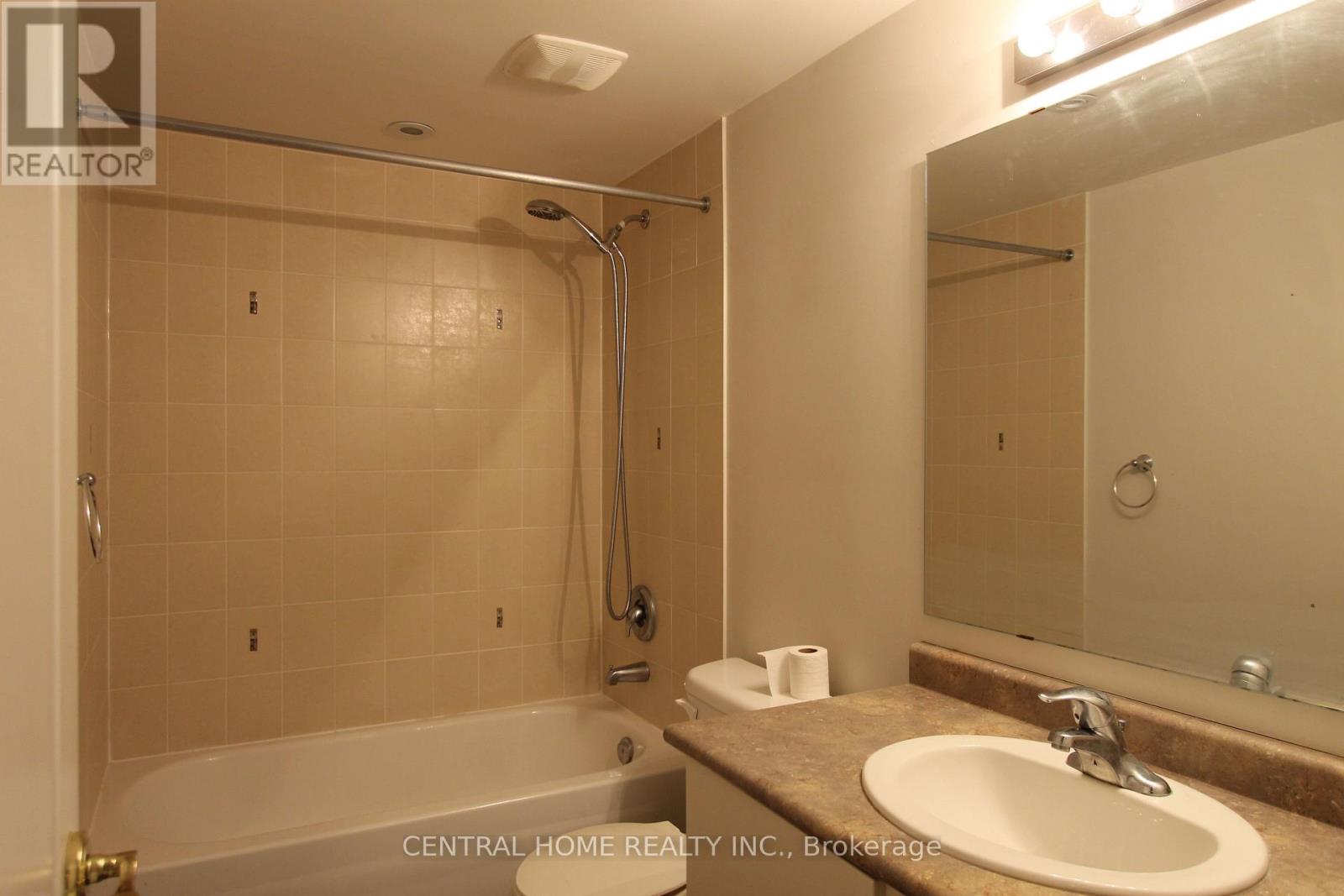 73 Headwater Crescent, Richmond Hill, Ontario  L4E 0T2 - Photo 8 - N12972852