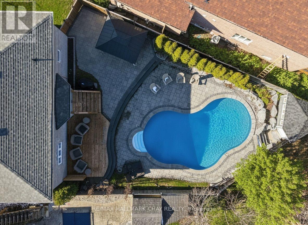 21 Tascona Court, Barrie, Ontario  L4M 0C5 - Photo 2 - S12972786