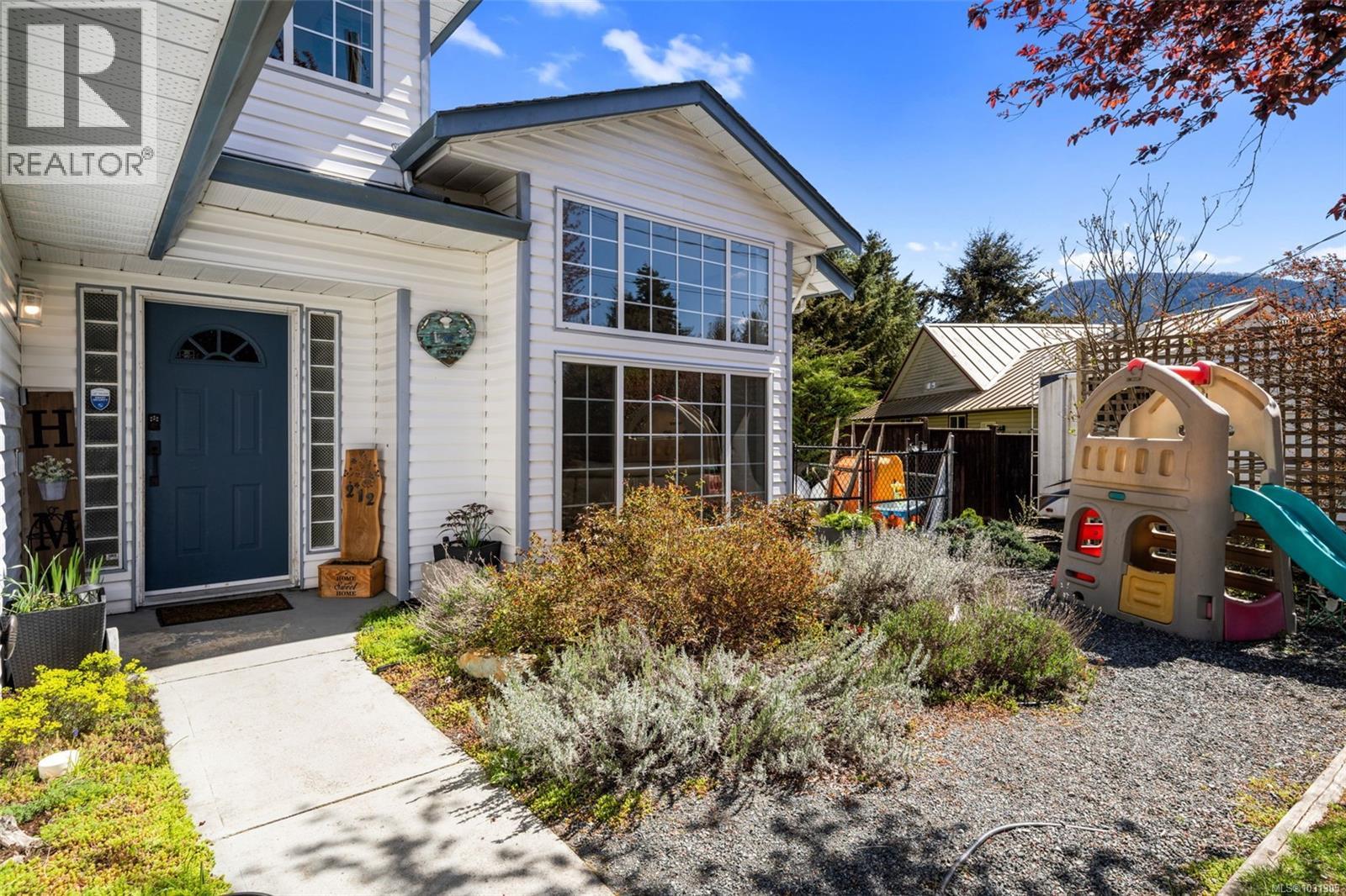 212 Cowichan Ave E, Lake Cowichan, British Columbia