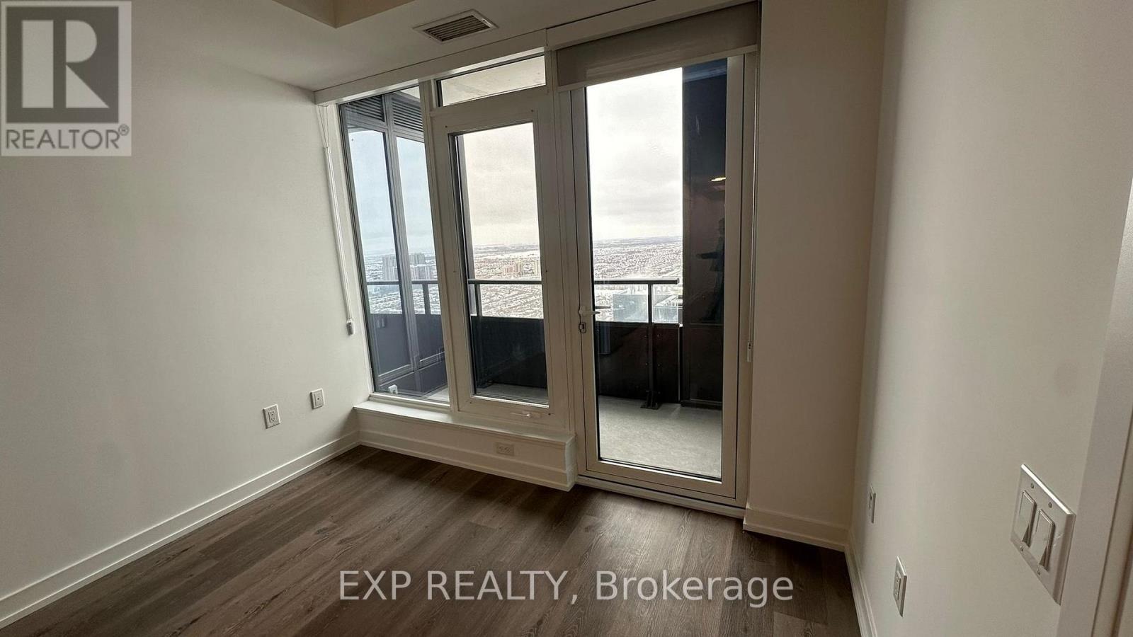 4212 - 395 Square One Drive, Mississauga, Ontario  L5B 0P6 - Photo 10 - W12972754