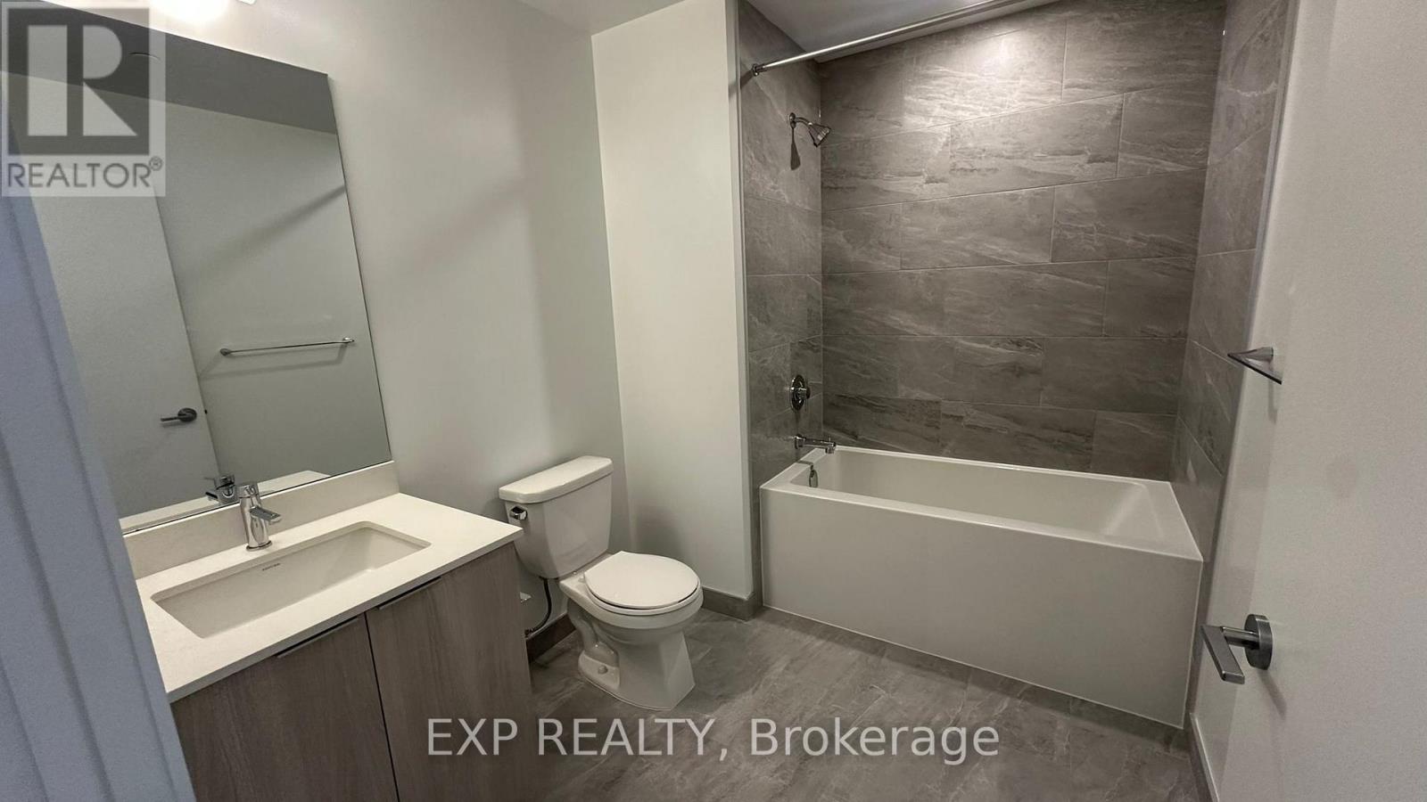 4212 - 395 Square One Drive, Mississauga, Ontario  L5B 0P6 - Photo 18 - W12972754