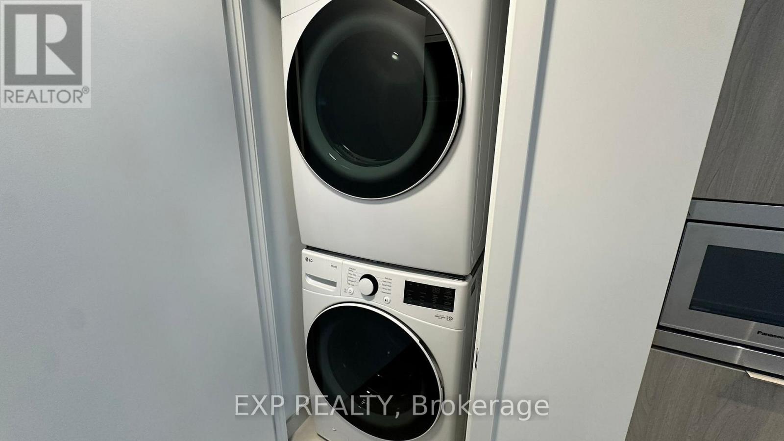 4212 - 395 Square One Drive, Mississauga, Ontario  L5B 0P6 - Photo 19 - W12972754