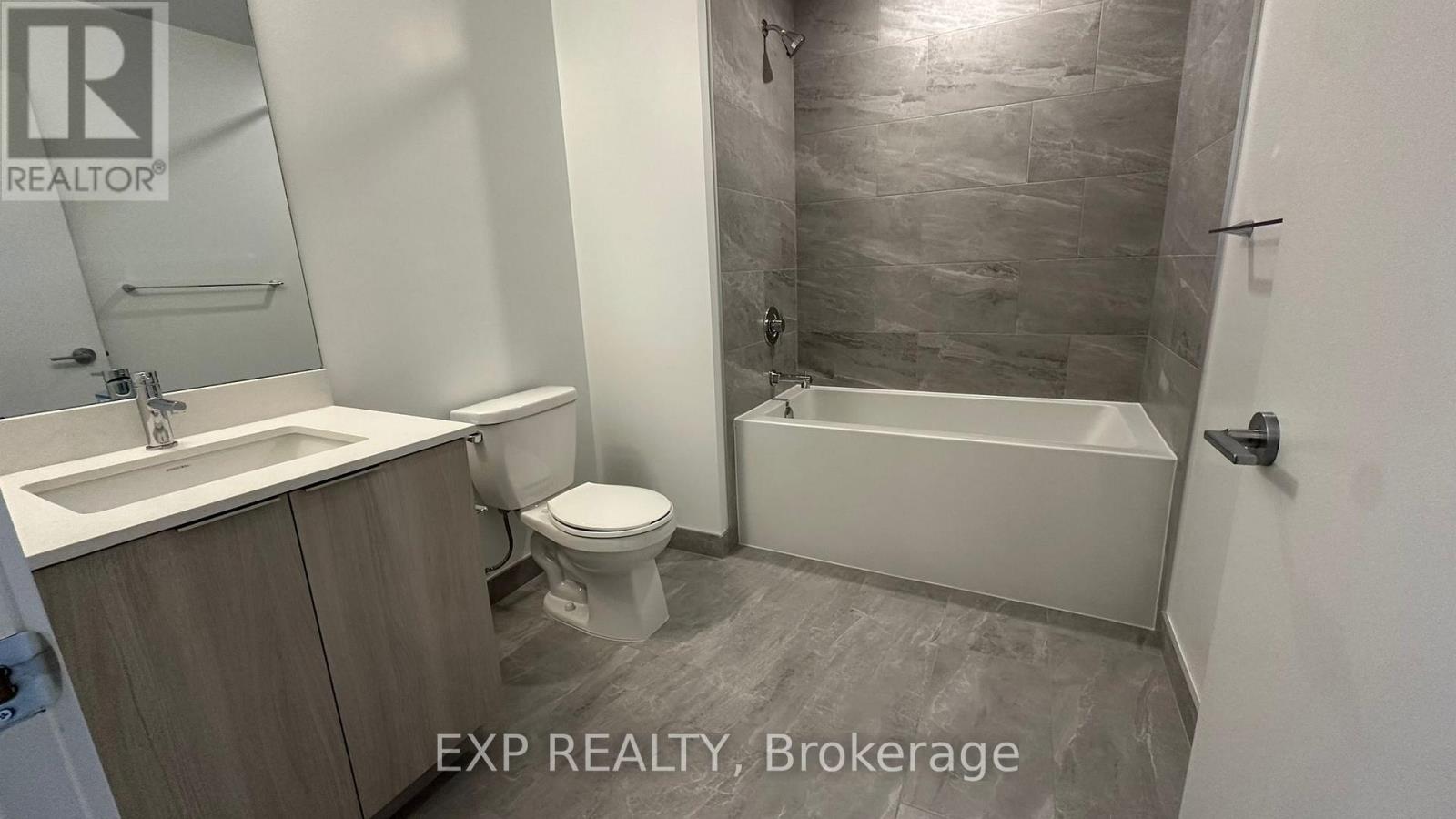 4212 - 395 Square One Drive, Mississauga, Ontario  L5B 0P6 - Photo 21 - W12972754