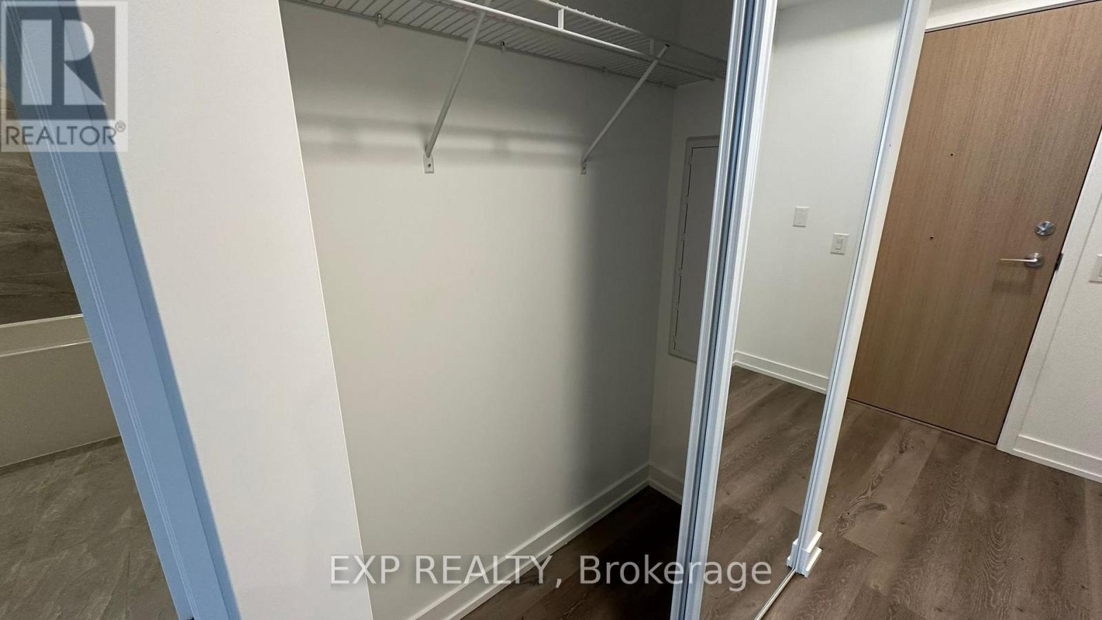 4212 - 395 Square One Drive, Mississauga, Ontario  L5B 0P6 - Photo 22 - W12972754