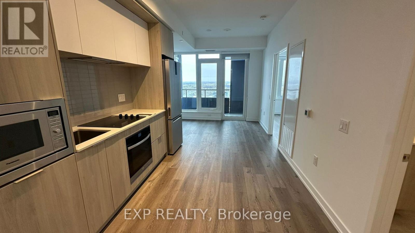 4212 - 395 Square One Drive, Mississauga, Ontario  L5B 0P6 - Photo 4 - W12972754