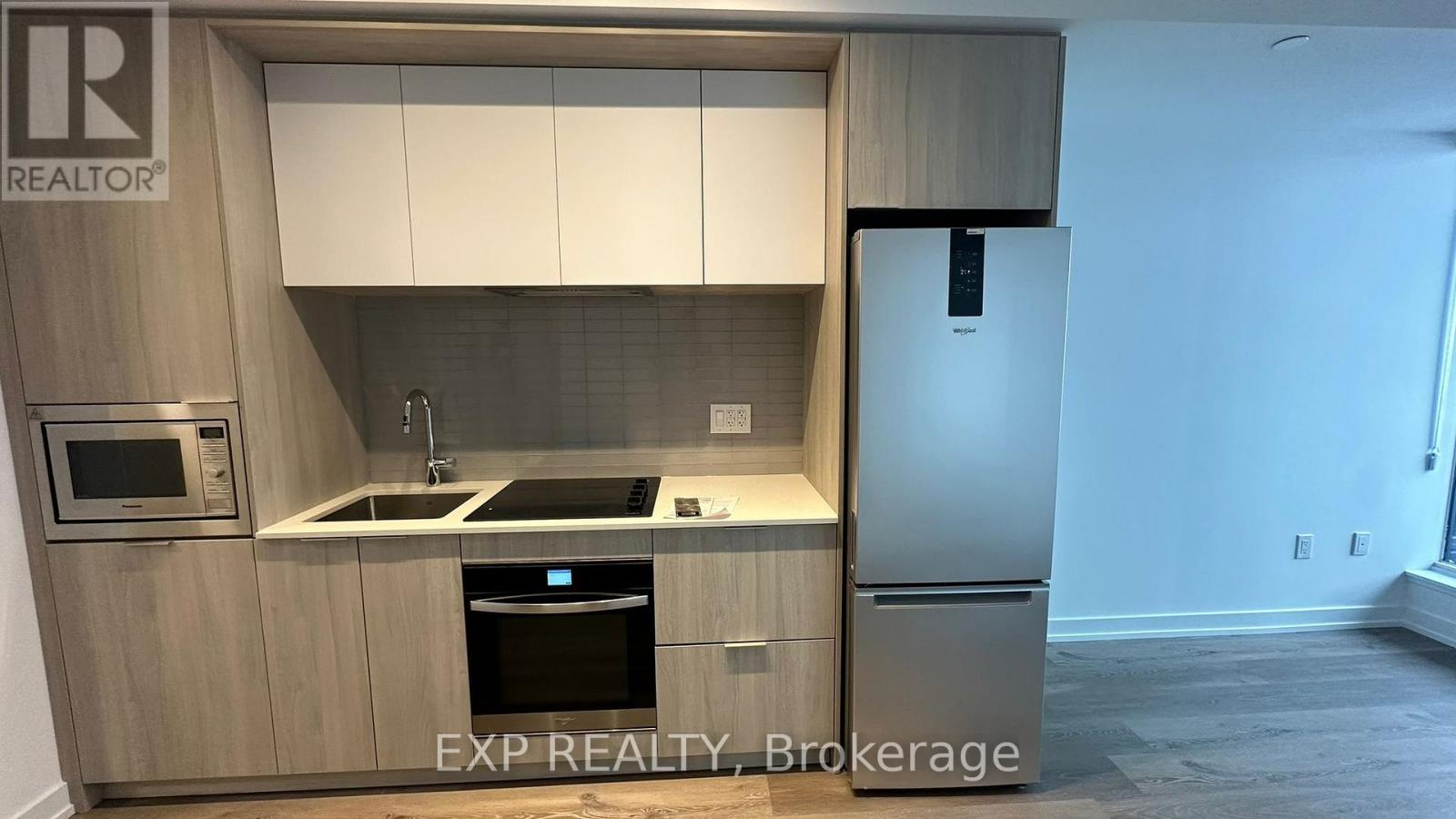 4212 - 395 Square One Drive, Mississauga, Ontario  L5B 0P6 - Photo 7 - W12972754