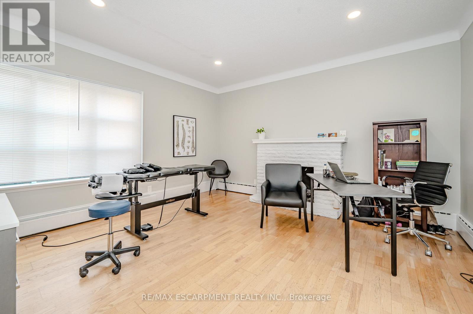 1 - 492 Locust Street, Burlington, Ontario  L7S 1V2 - Photo 16 - W12972760