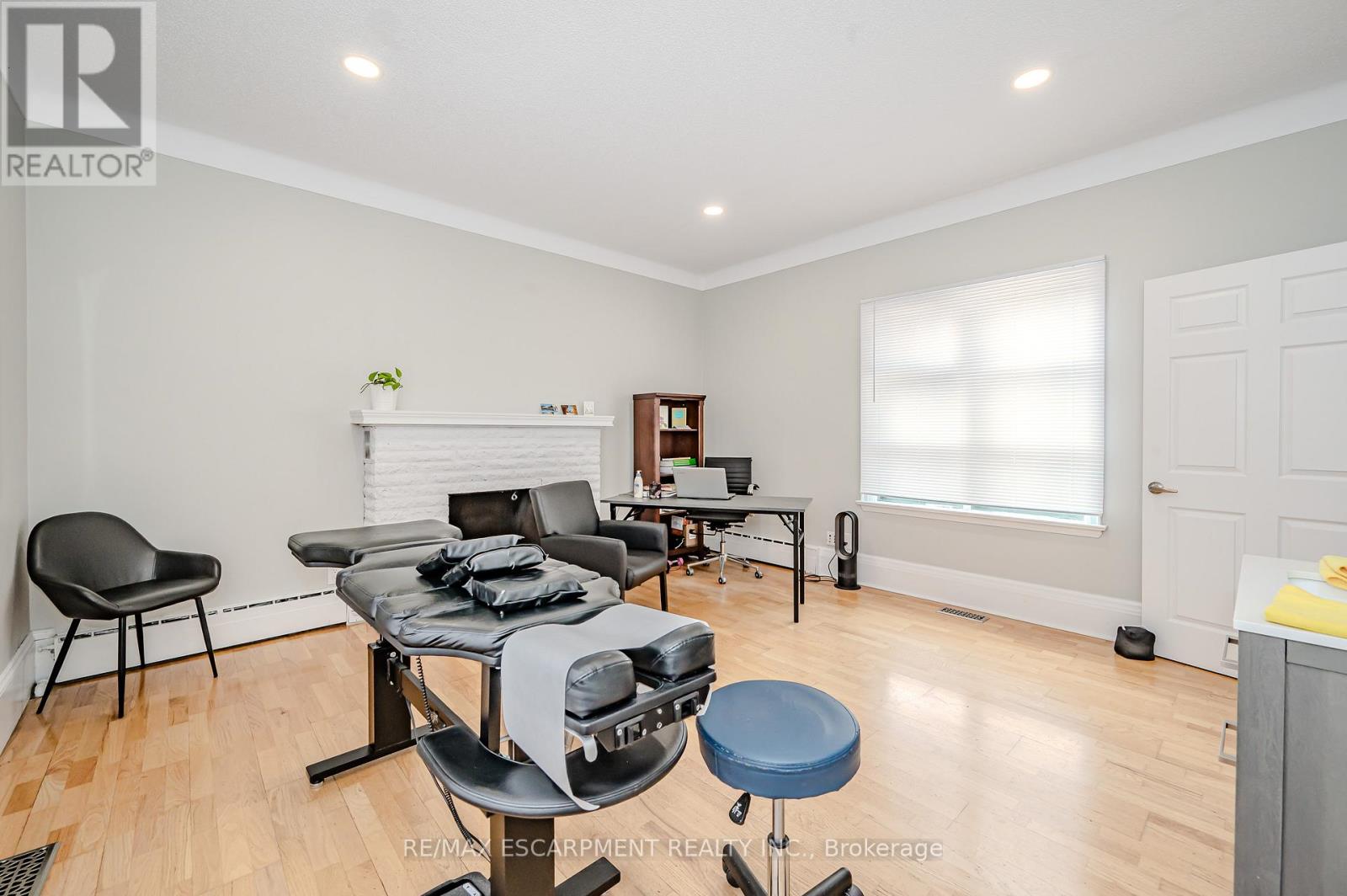 1 - 492 Locust Street, Burlington, Ontario  L7S 1V2 - Photo 8 - W12972760