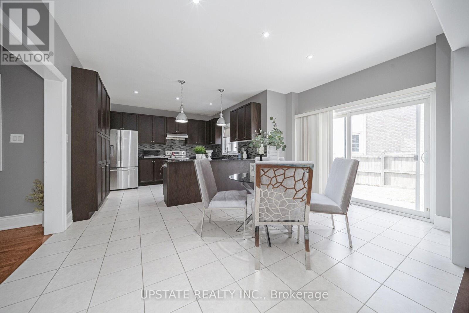 2 Beachville Circle, Brampton, Ontario  L6X 0V4 - Photo 13 - W12972782