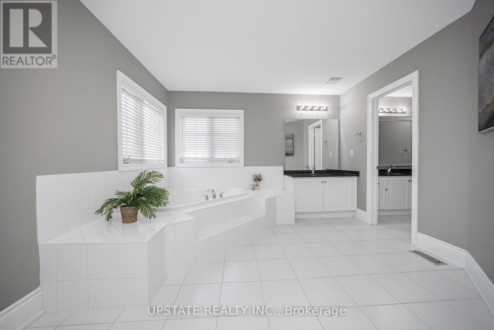 2 Beachville Circle, Brampton, Ontario  L6X 0V4 - Photo 26 - W12972782