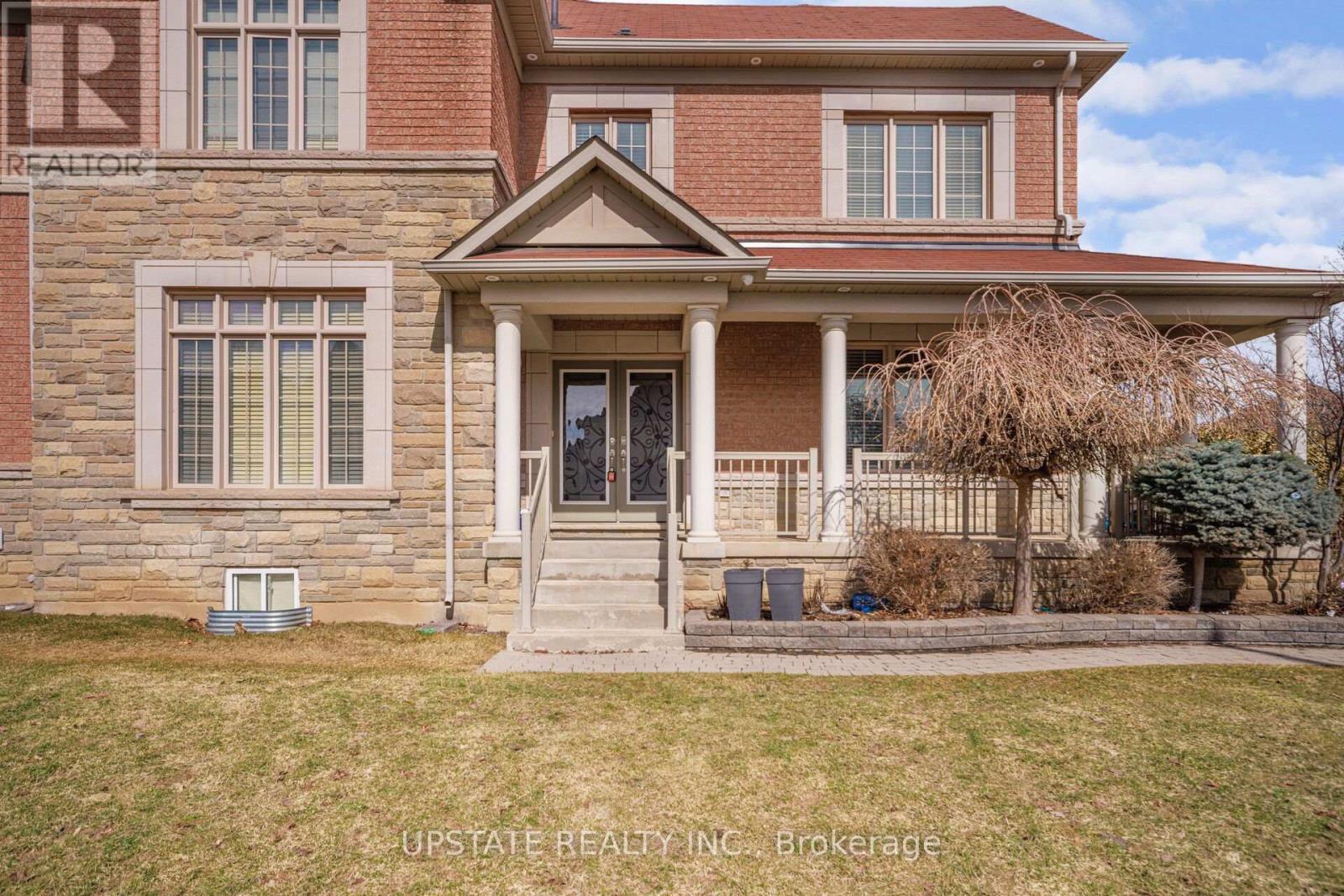 2 Beachville Circle, Brampton, Ontario  L6X 0V4 - Photo 3 - W12972782