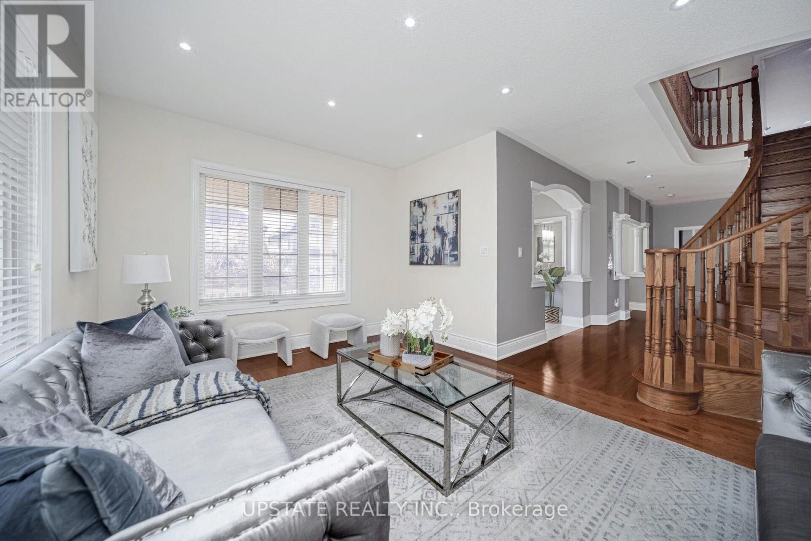 2 Beachville Circle, Brampton, Ontario  L6X 0V4 - Photo 8 - W12972782