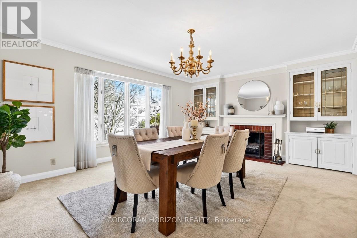 1735 Sunningdale Bend, Mississauga, Ontario  L5J 1G1 - Photo 8 - W12972798