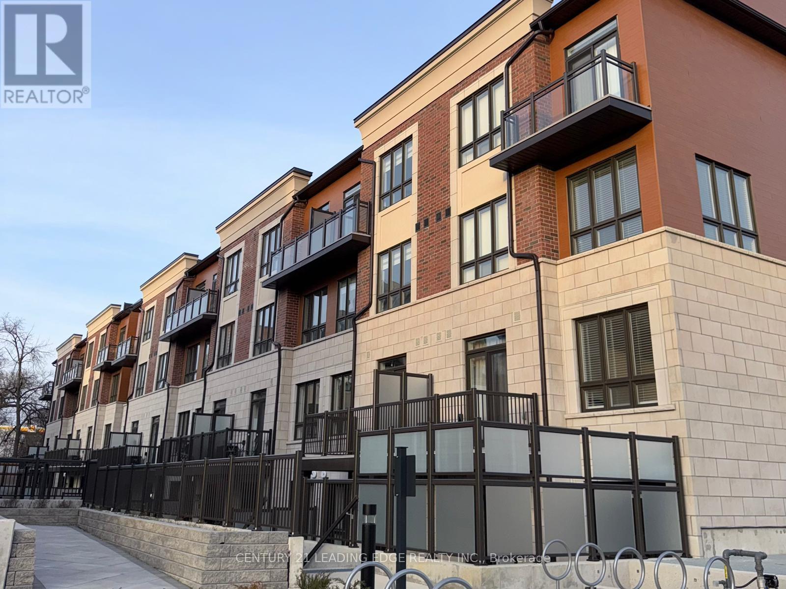 1 - 4015 Hickory Drive, Mississauga, Ontario  L4Y 3V8 - Photo 1 - W12972838