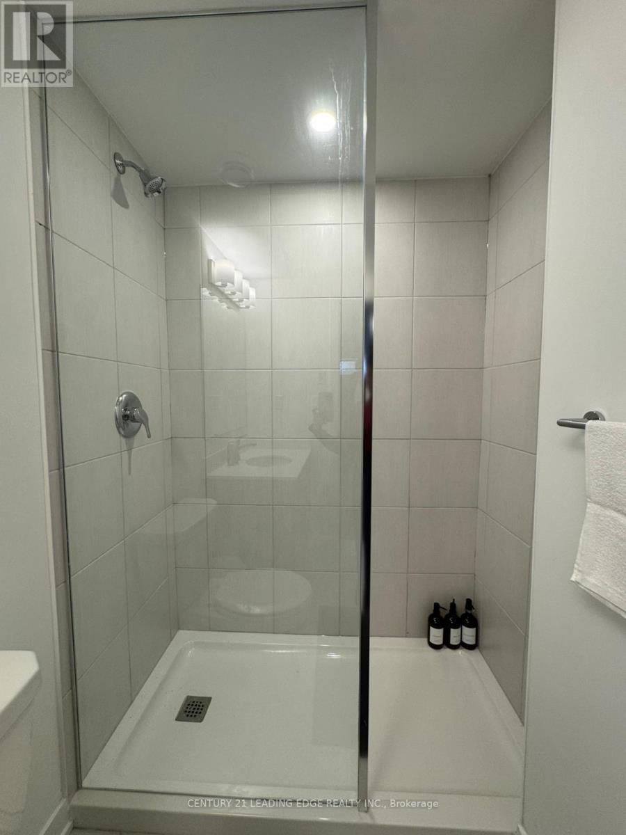 1 - 4015 Hickory Drive, Mississauga, Ontario  L4Y 3V8 - Photo 5 - W12972838