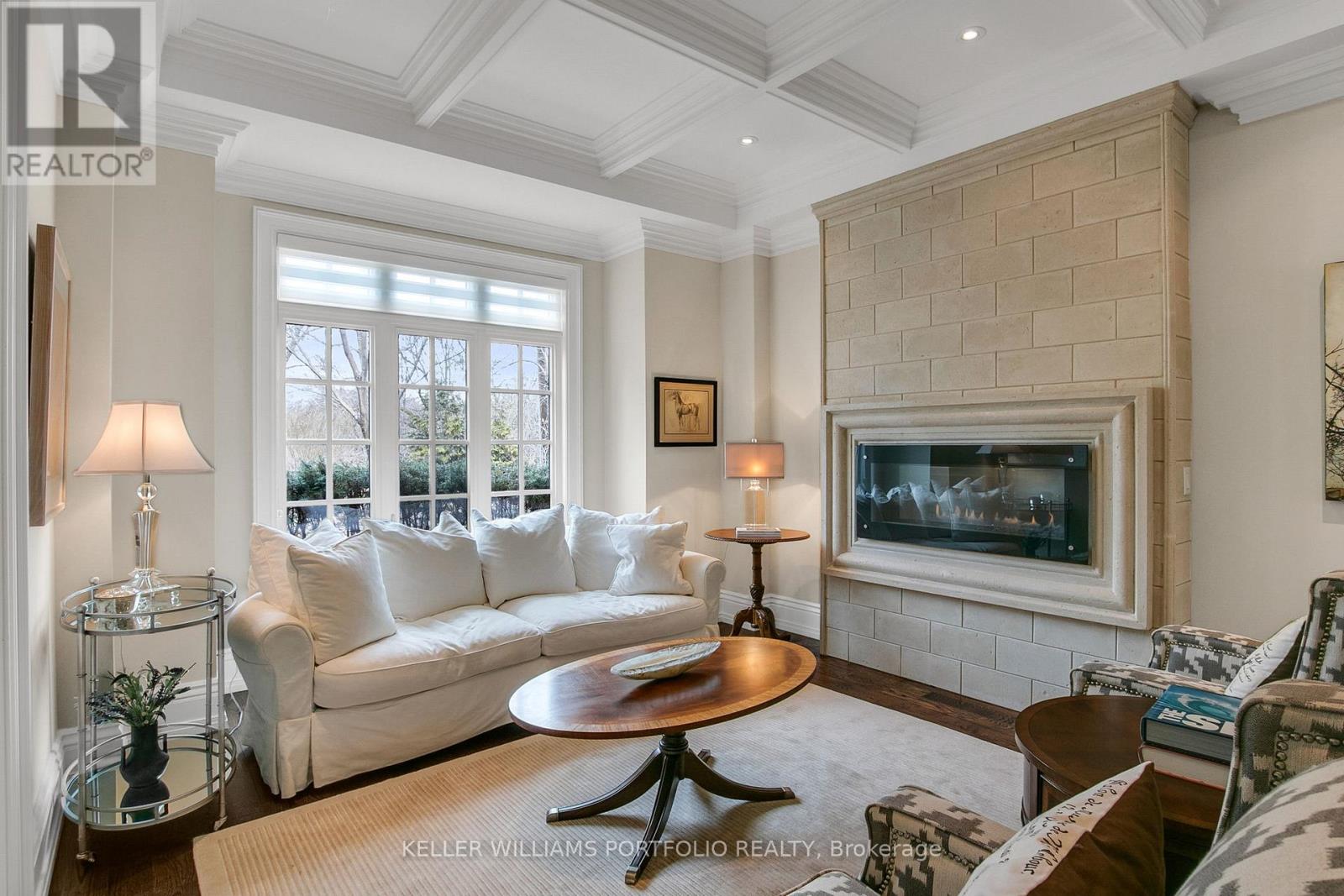 92 Pinetree Way, Mississauga, Ontario  L5G 2R1 - Photo 12 - W12972874