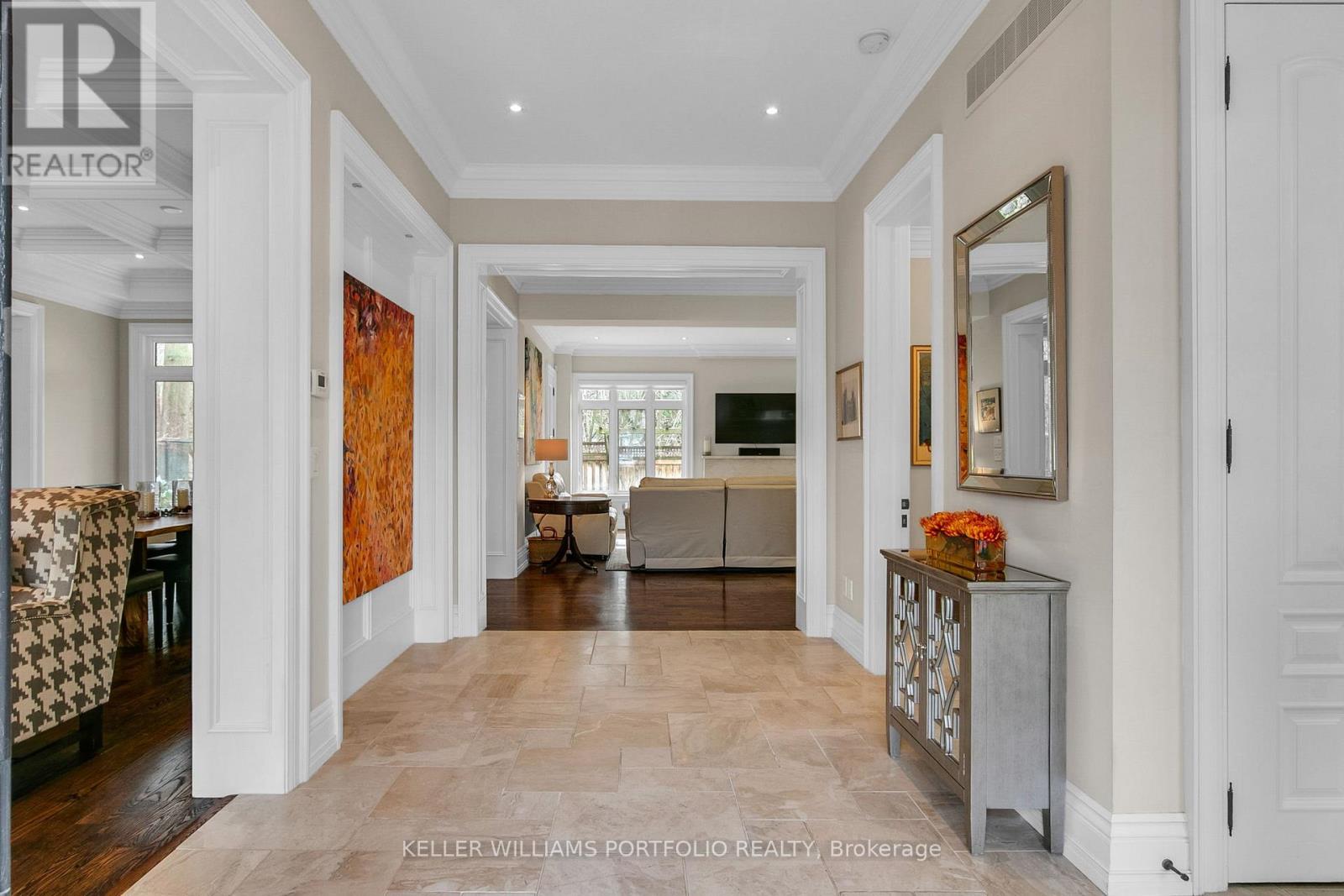 92 Pinetree Way, Mississauga, Ontario  L5G 2R1 - Photo 17 - W12972874