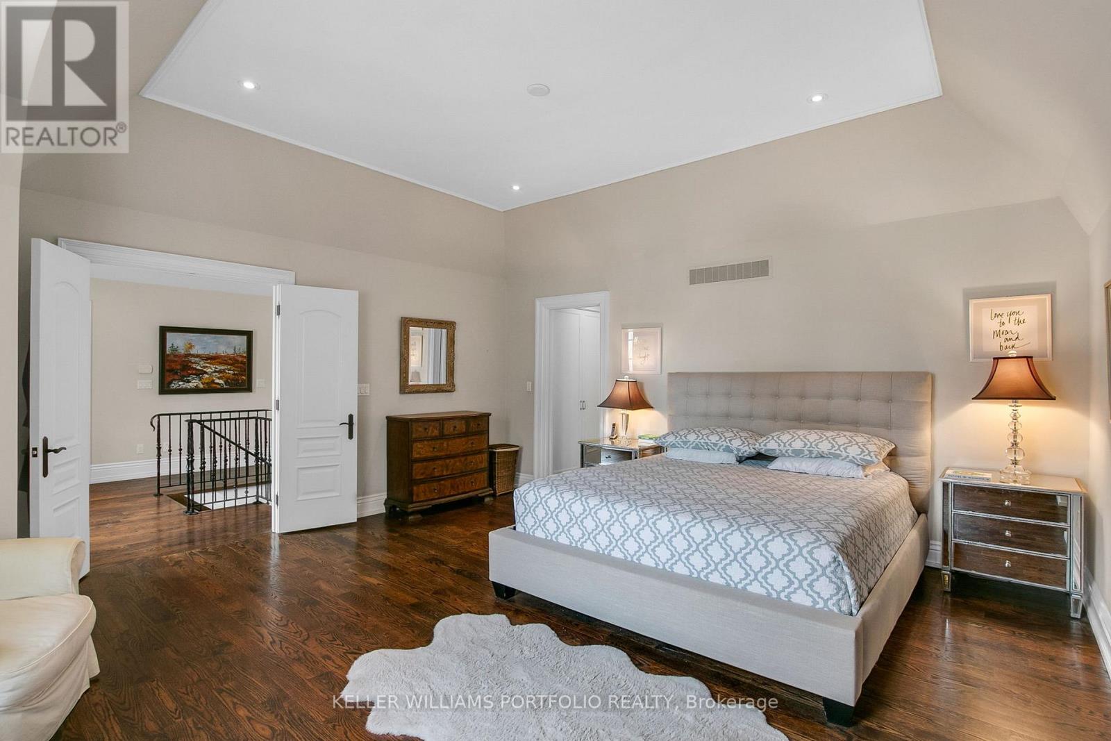 92 Pinetree Way, Mississauga, Ontario  L5G 2R1 - Photo 21 - W12972874