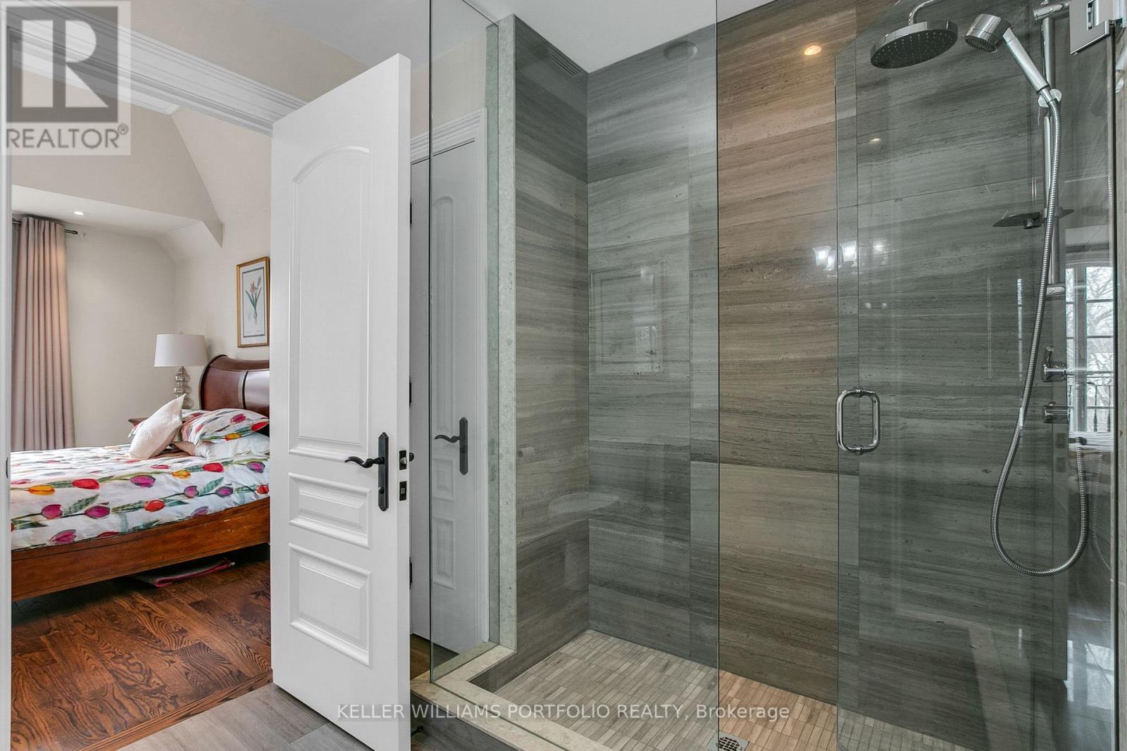 92 Pinetree Way, Mississauga, Ontario  L5G 2R1 - Photo 28 - W12972874