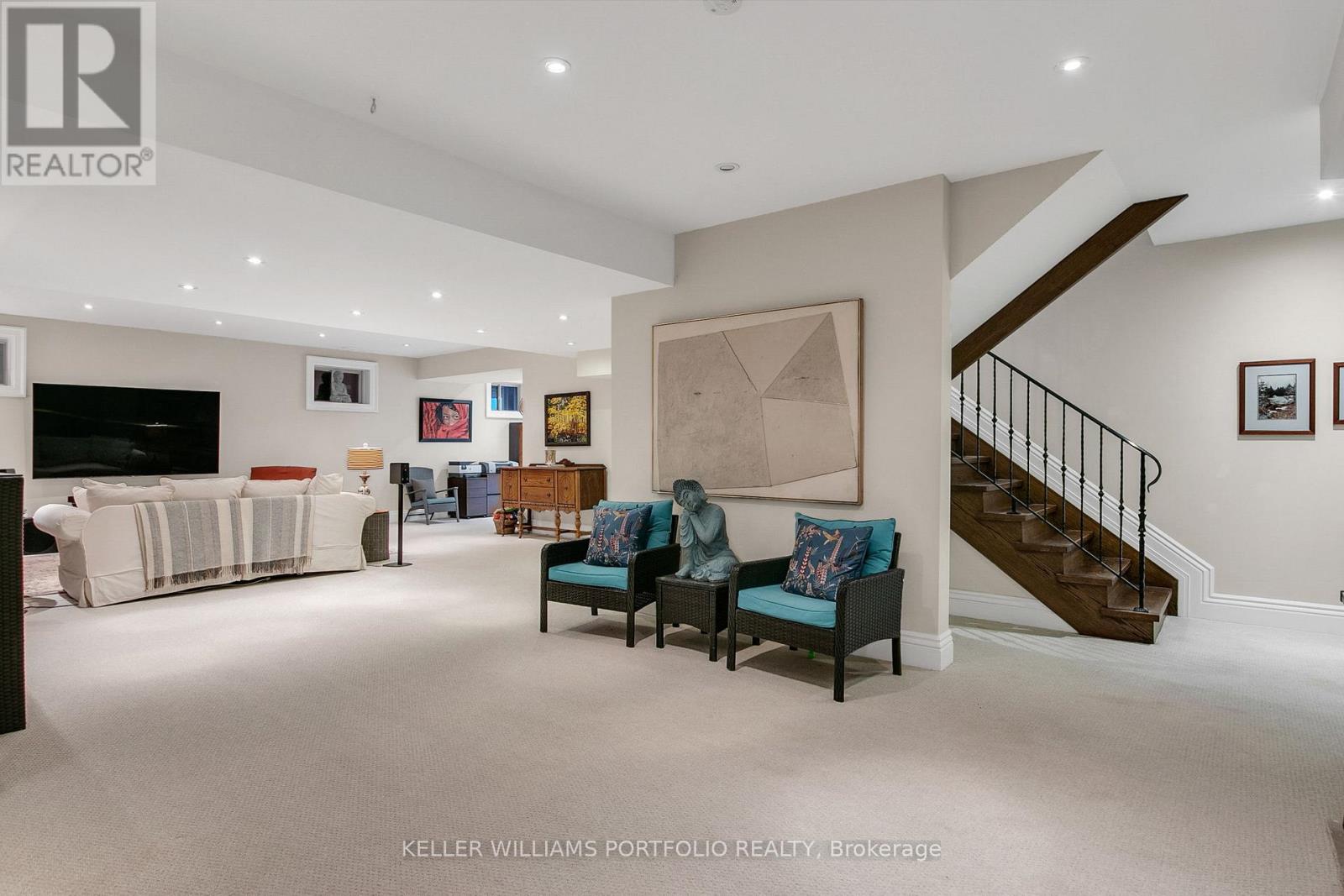 92 Pinetree Way, Mississauga, Ontario  L5G 2R1 - Photo 35 - W12972874