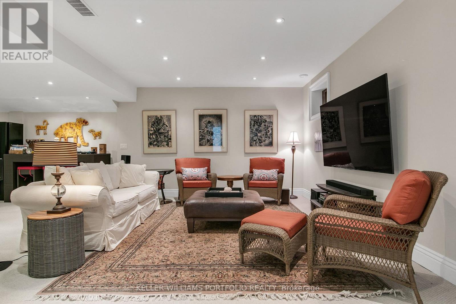 92 Pinetree Way, Mississauga, Ontario  L5G 2R1 - Photo 37 - W12972874