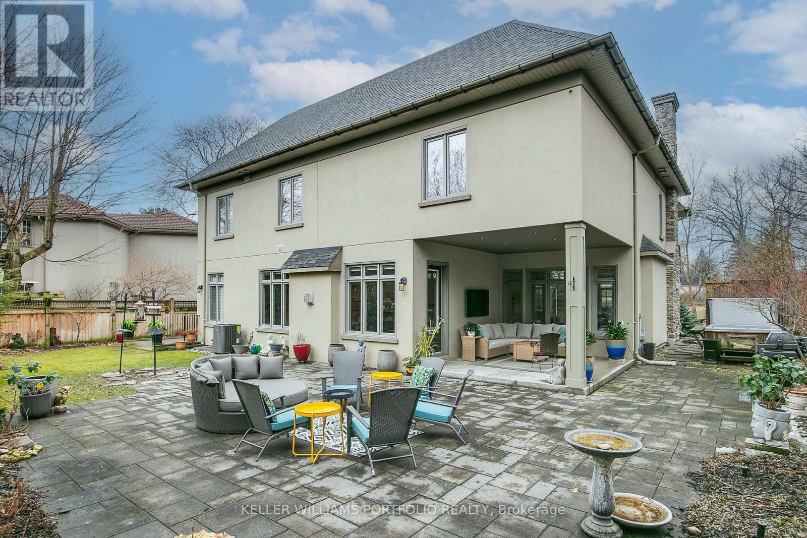 92 Pinetree Way, Mississauga, Ontario  L5G 2R1 - Photo 42 - W12972874