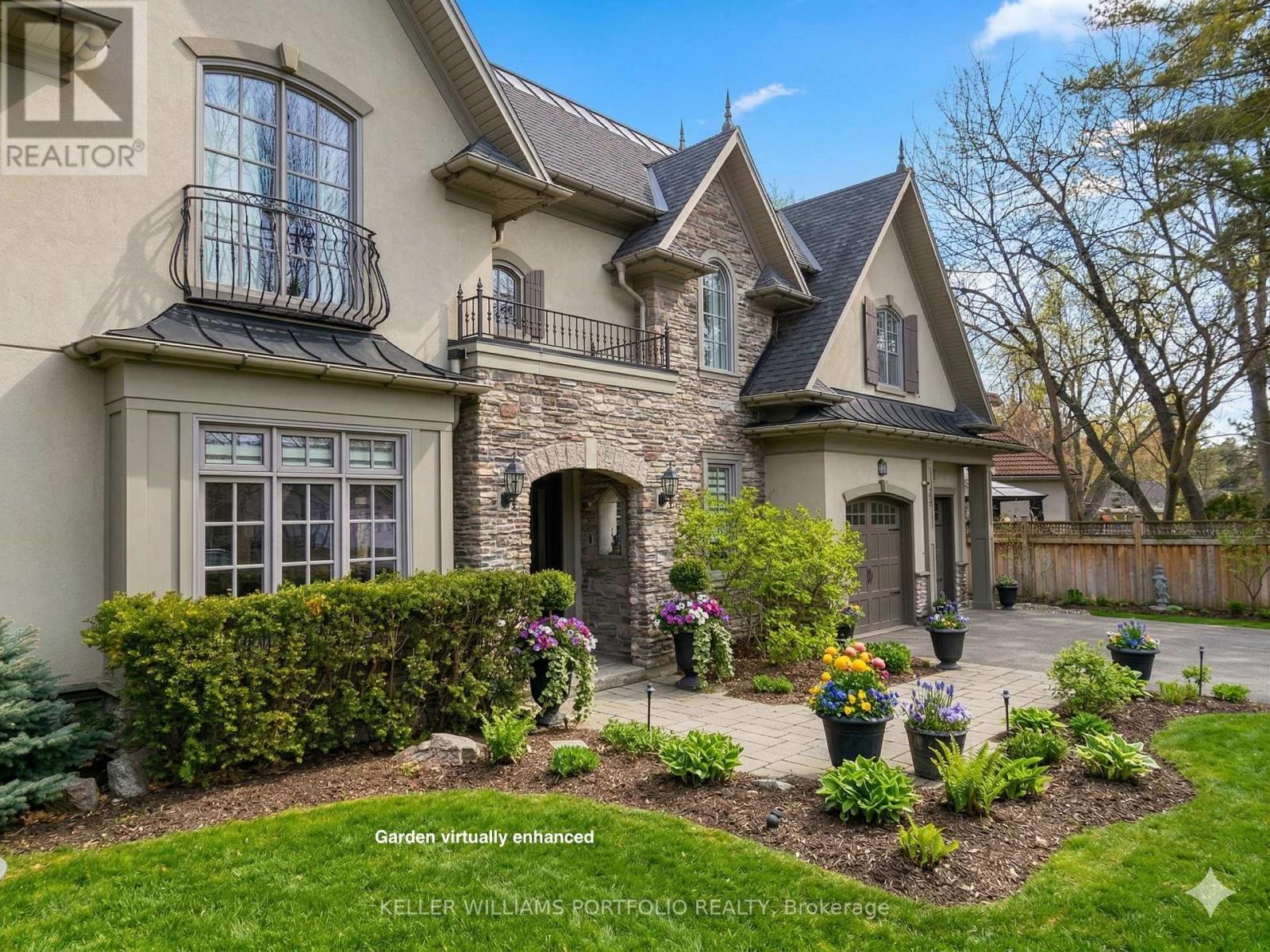 92 Pinetree Way, Mississauga, Ontario  L5G 2R1 - Photo 48 - W12972874