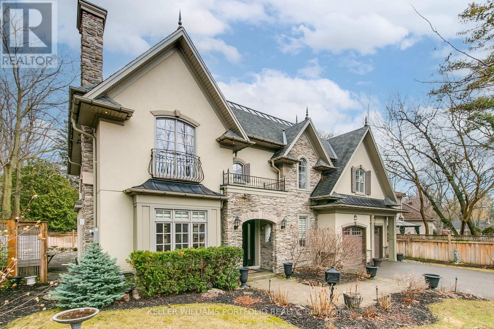 92 Pinetree Way, Mississauga, Ontario  L5G 2R1 - Photo 50 - W12972874