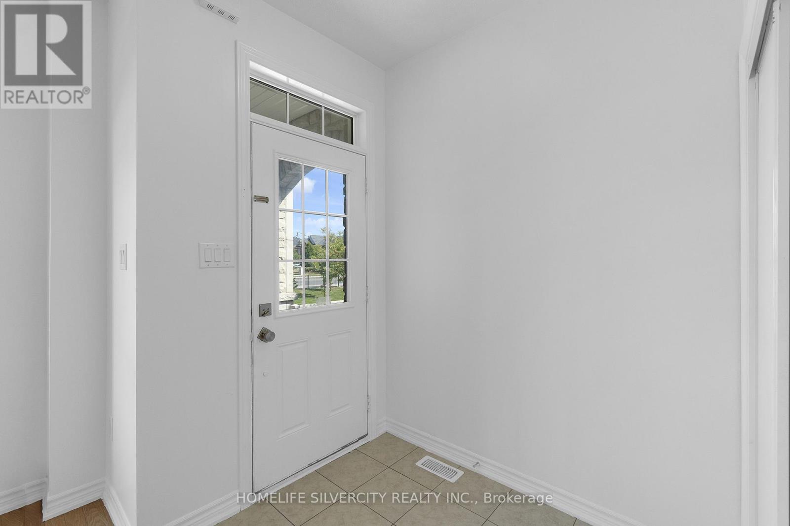 93 Education Road, Brampton, Ontario  L6P 3W3 - Photo 3 - W12972892