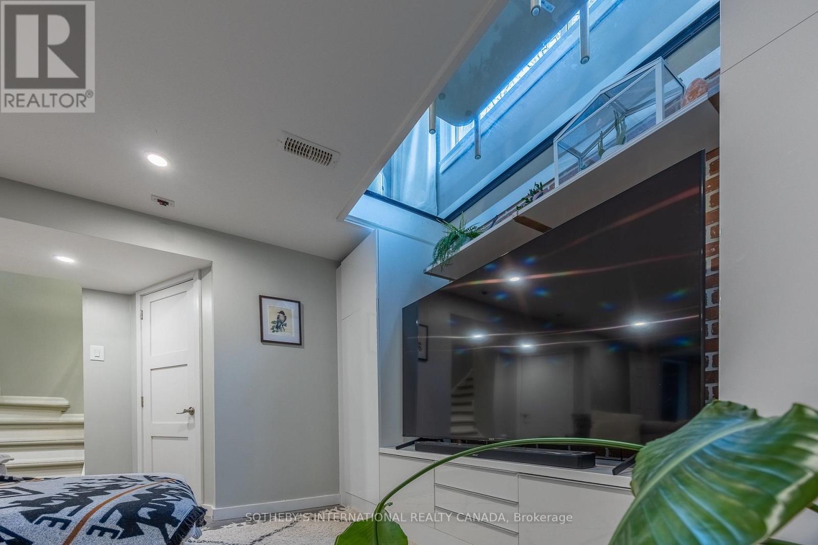 113 - 5475 Lakeshore Road, Burlington, Ontario  L7L 1E1 - Photo 9 - W12972900