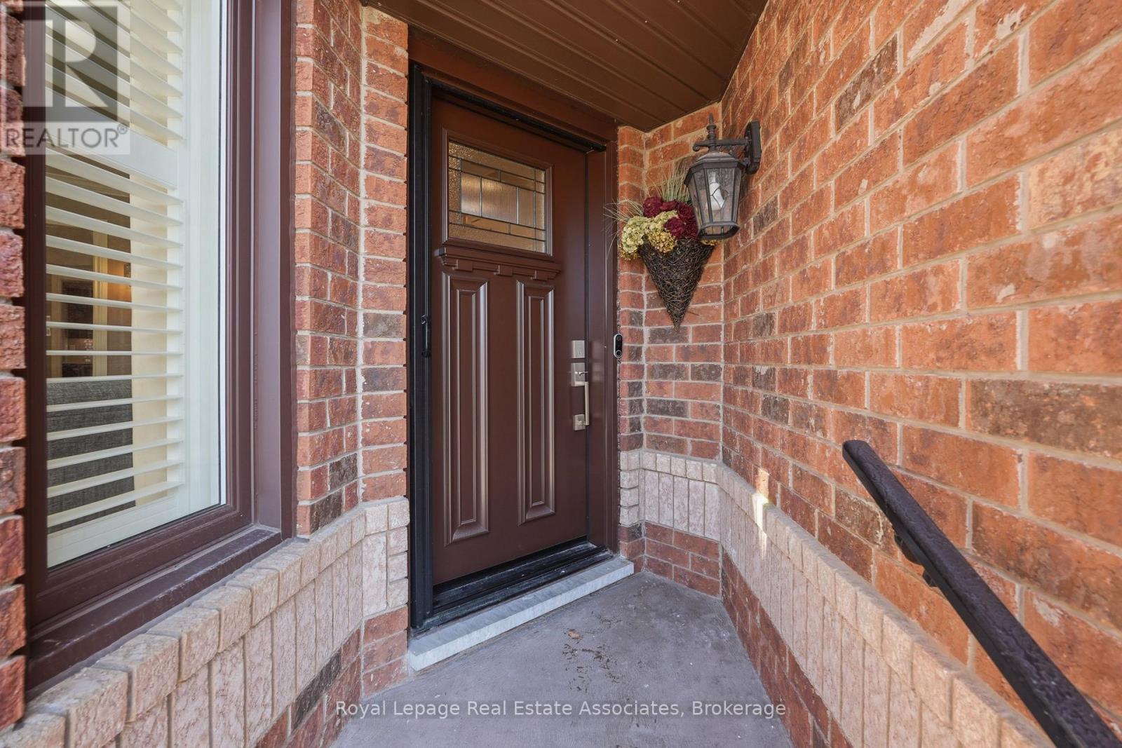 48 Chester Crescent, Halton Hills, Ontario  L7G 5W5 - Photo 3 - W12972914