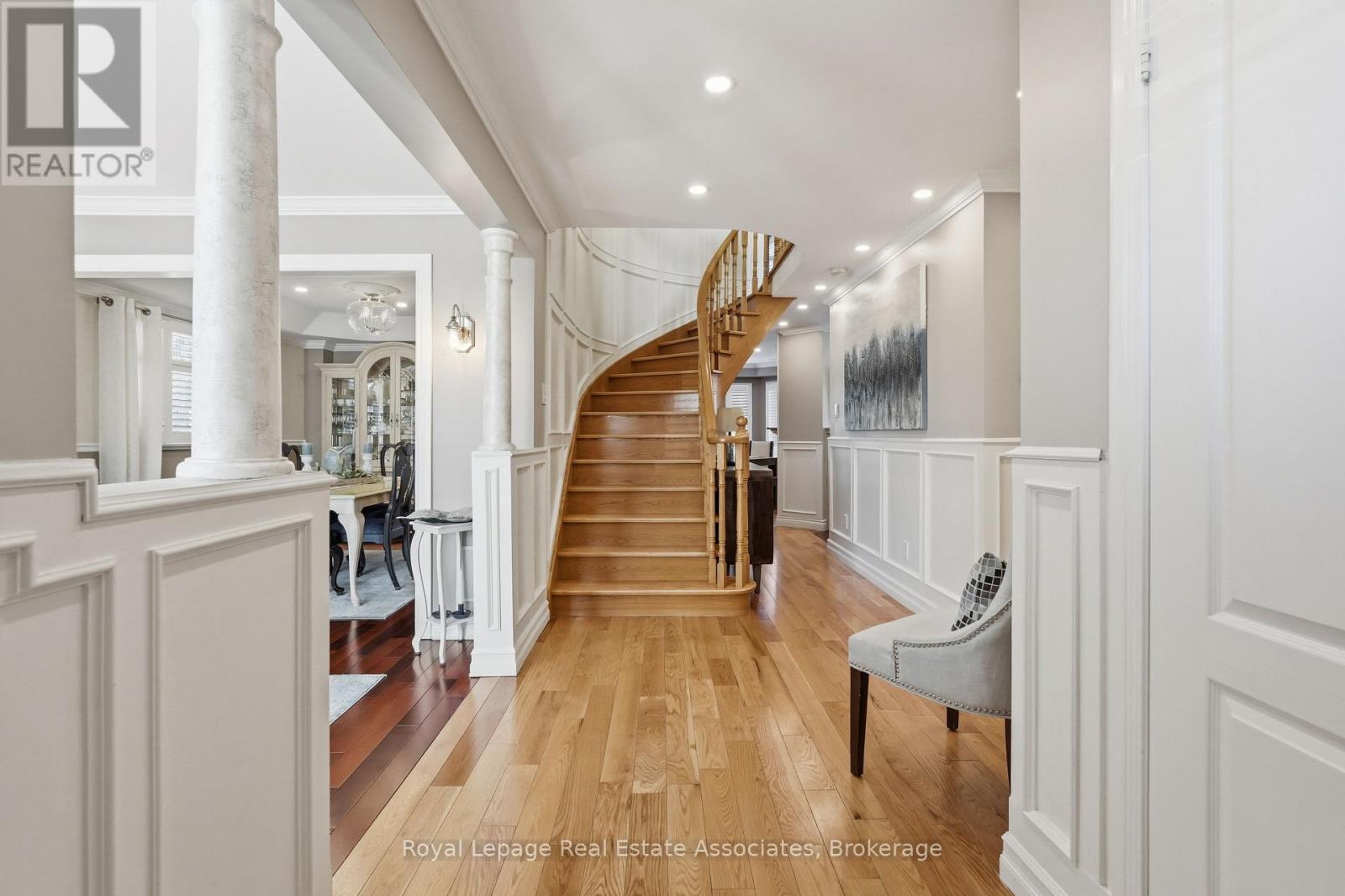 48 Chester Crescent, Halton Hills, Ontario  L7G 5W5 - Photo 4 - W12972914