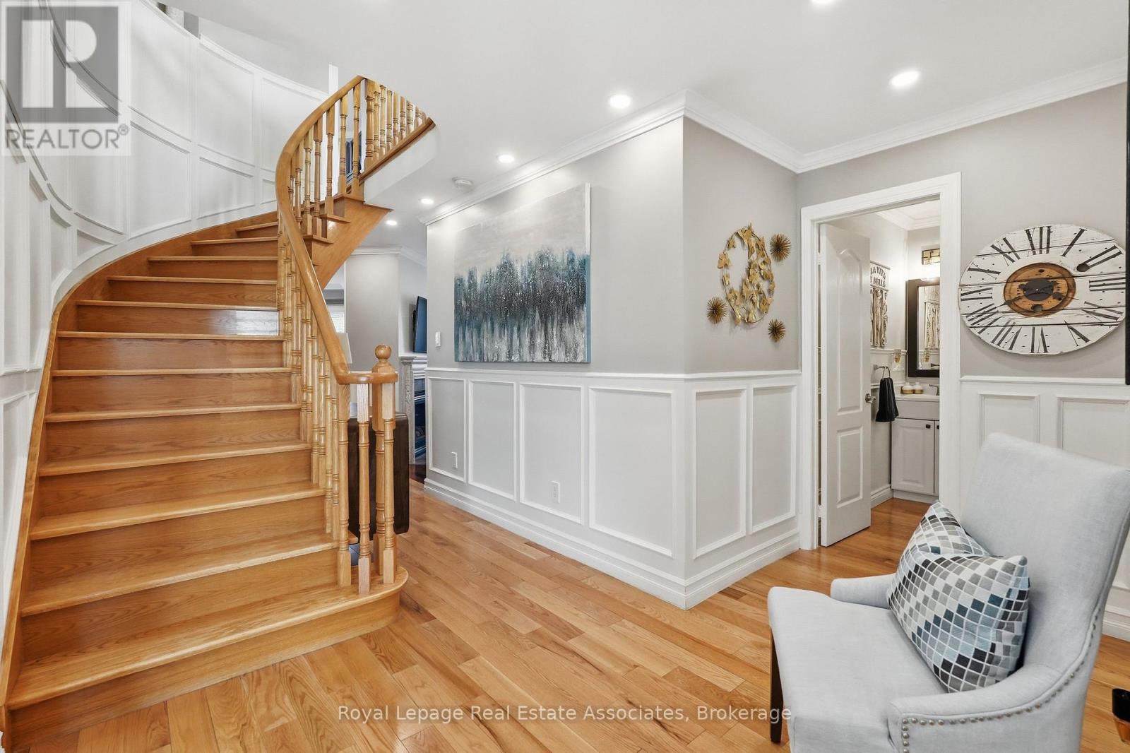 48 Chester Crescent, Halton Hills, Ontario  L7G 5W5 - Photo 5 - W12972914