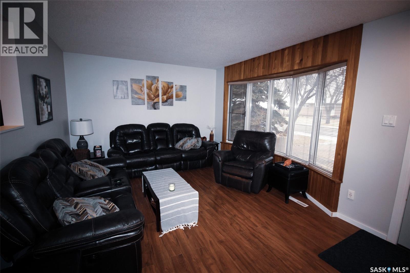 851 2nd Street E, Shaunavon, Saskatchewan  S0N 2M0 - Photo 11 - SK032391