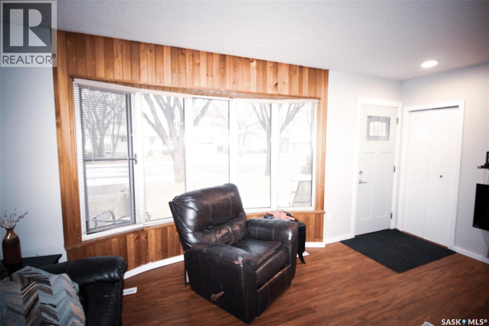 851 2nd Street E, Shaunavon, Saskatchewan  S0N 2M0 - Photo 14 - SK032391