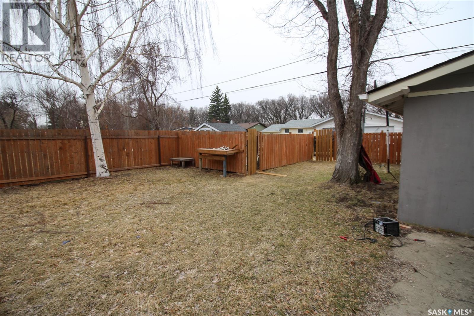 851 2nd Street E, Shaunavon, Saskatchewan  S0N 2M0 - Photo 34 - SK032391