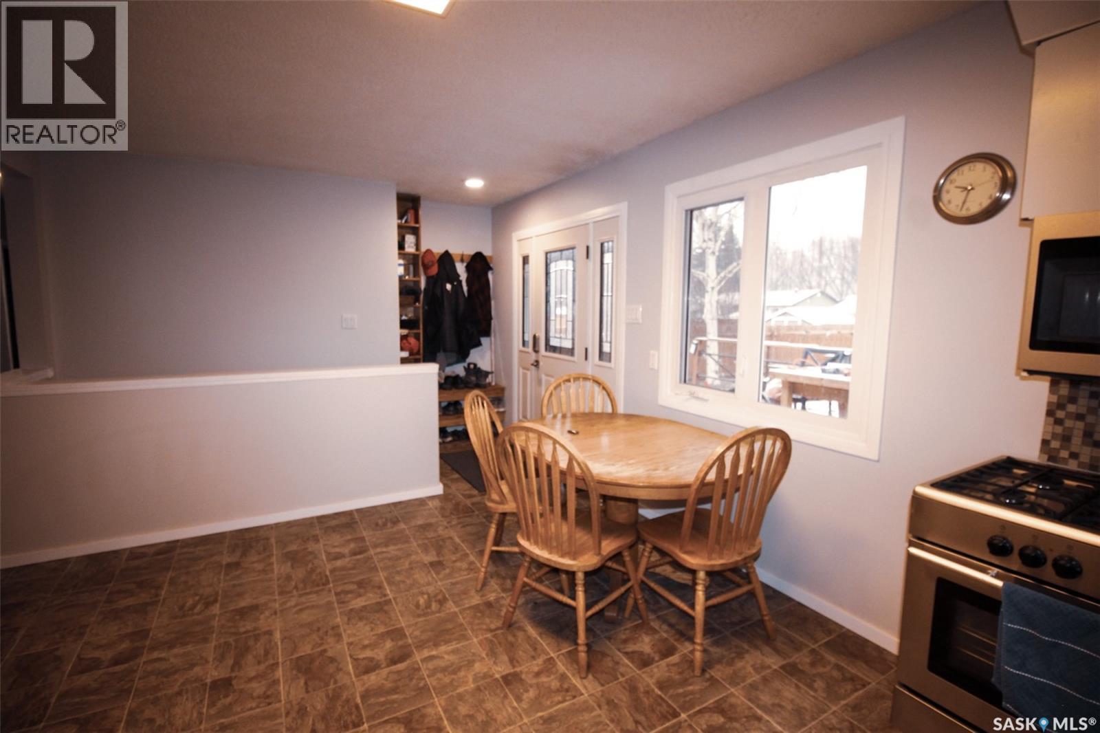 851 2nd Street E, Shaunavon, Saskatchewan  S0N 2M0 - Photo 6 - SK032391