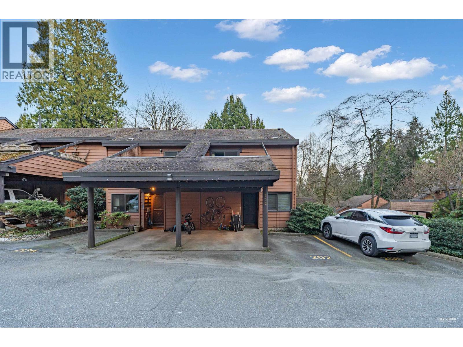 202 Cardiff Way, Port Moody, British Columbia V3H 3X8 - Photo 2 - R3108534