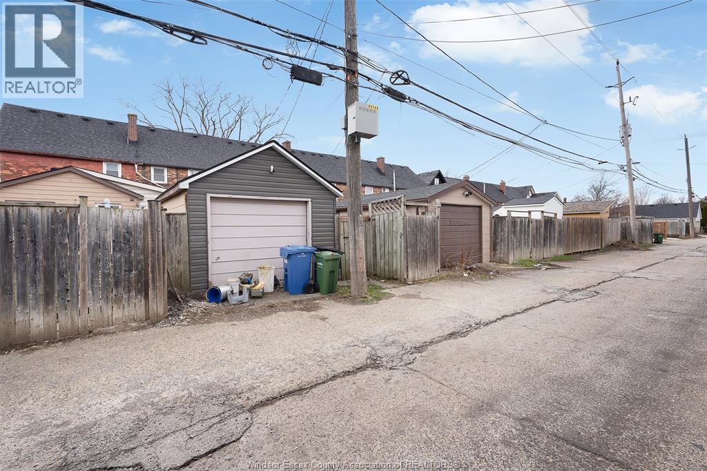 1282 Monmouth, Windsor, Ontario  N8Y 3M1 - Photo 8 - 26007520